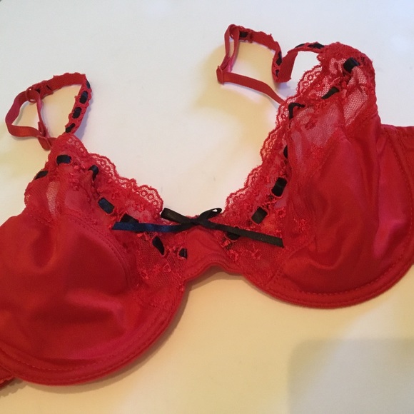 Valentines Special ❤️ Darling matching red bra & panties / Like New - Picture 9 of 13
